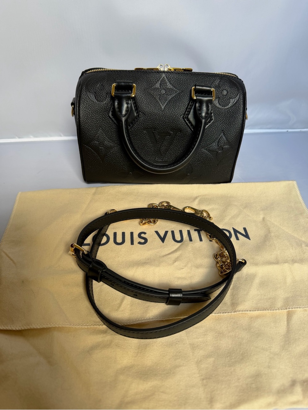 Louis Vuitton Black Monogram Embossed speedy 20